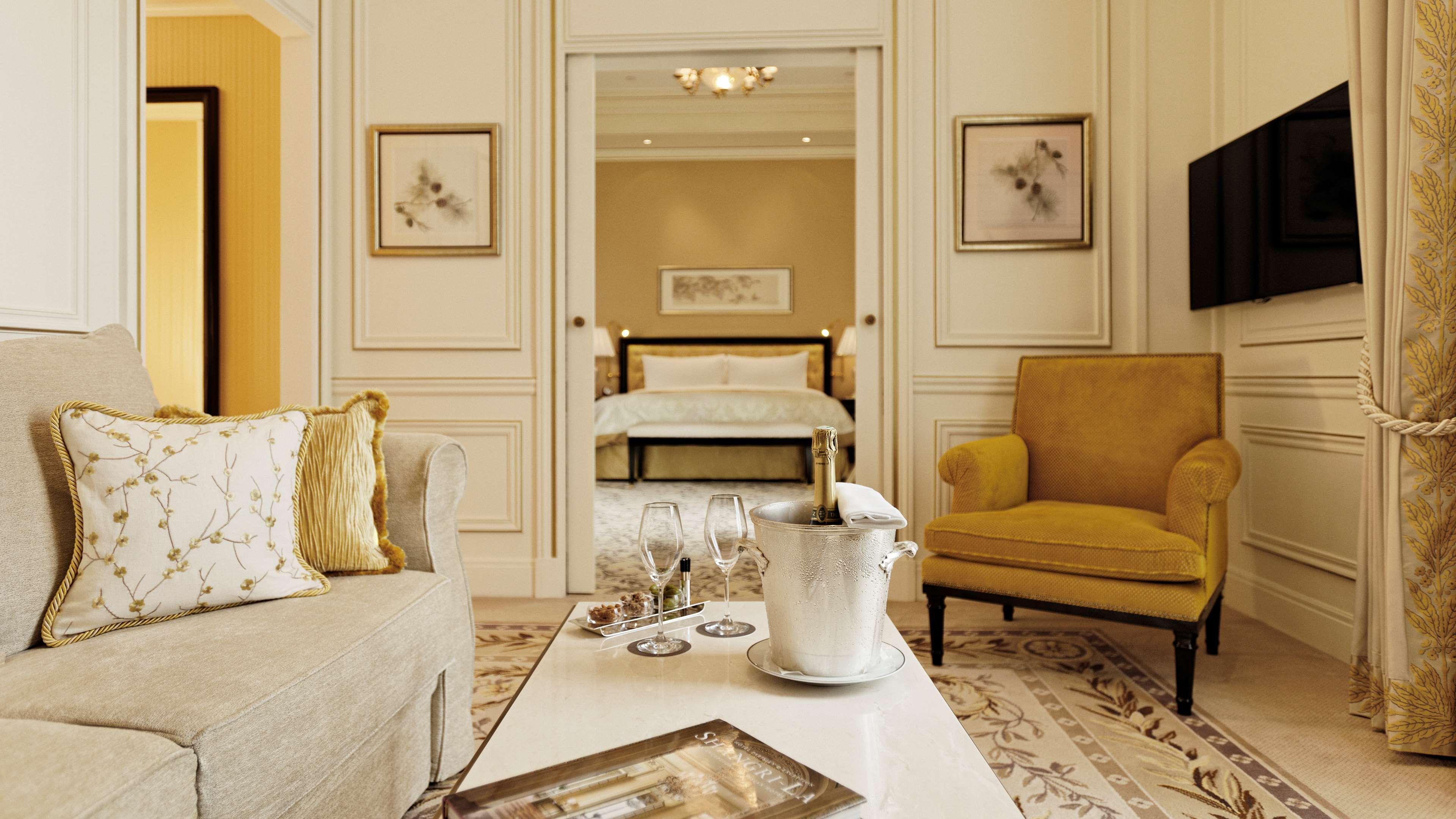 Shangri-la 5* París